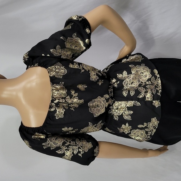 Eclair Black Gold Crepe Puff Sleeve Top - Picture 6 of 11